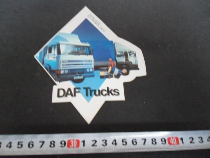 sticker DAF trucks daf 1700 dedicated to distribution *, Verzamelen, Stickers, Zo goed als nieuw, Bedrijf of Vereniging, Ophalen