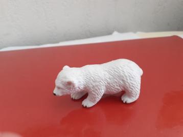 IJsbeer jong, 1 dierfiguur 8 cm  beschikbaar voor biedingen