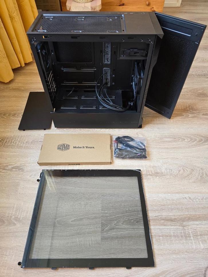 Cooler Master Silencio S600 #1, Computers en Software, Computerbehuizingen, Zo goed als nieuw, Ophalen of Verzenden