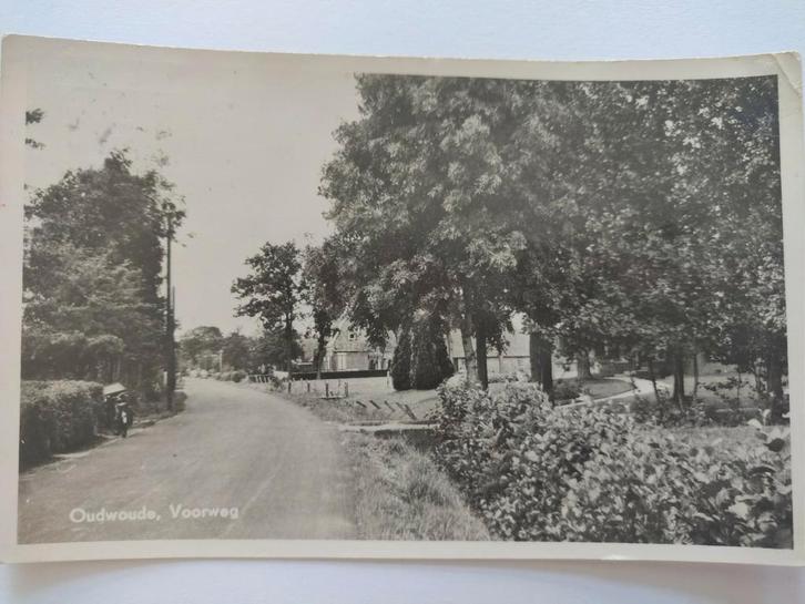 E581 Oudwoude Voorweg, Verzamelen, Ansichtkaarten | Nederland, 1920 tot 1940, Ophalen of Verzenden