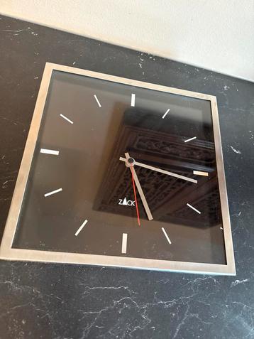 Zack Klok - Stijlvol Design beschikbaar voor biedingen