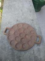 OUDE GIETIJZEREN POFFERTJESVORM EN ZWARE GROTE GEHAKTMOLEN, Ophalen