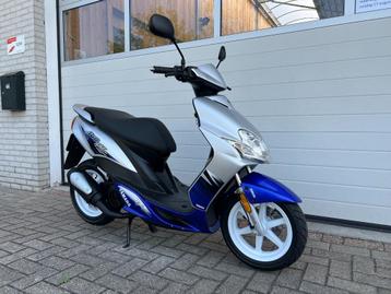 Prachtige Yamaha Jog R snorscooter. 7000 KM! Origineel! ZGAN beschikbaar voor biedingen