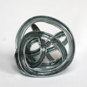 Decoratieve Glaskunst in de vorm van een Knot beschikbaar voor biedingen