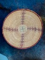 Prachtige unieke originele Tonga mand ong 45cm handgemaakt, Huis en Inrichting, Woonaccessoires | Schalen en Manden, Nieuw, Overige materialen