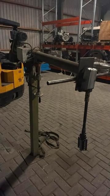 Hoonmachine beschikbaar voor biedingen