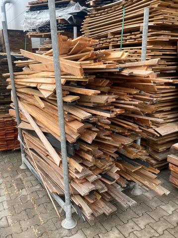 Gratis houten latten of brandhout- Af te halen beschikbaar voor biedingen