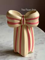 Bow vaas Nieuw, Overige materialen, Triesflowerartist@outlook.com, Overige kleuren, Verzenden