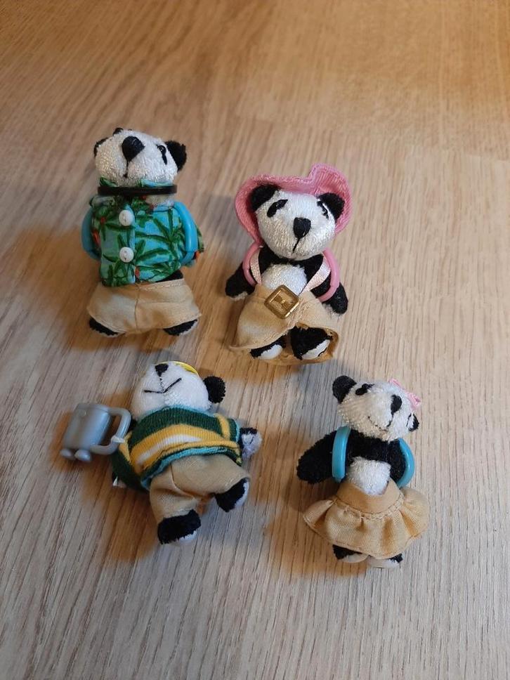 Furryville panda familie zachte poppetjes, Verzamelen, Poppetjes en Figuurtjes, Ophalen of Verzenden