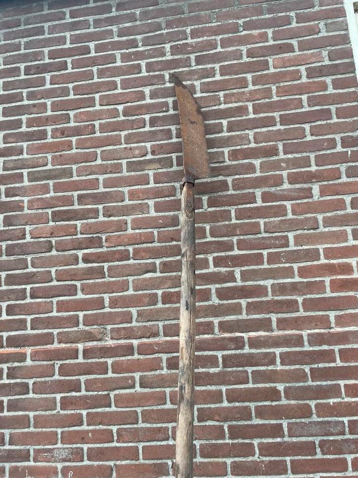Oud landbouwwerktuig / walmes op steel – antiek, roestig,, Antiek en Kunst, Antiek | Gereedschap en Instrumenten, Ophalen