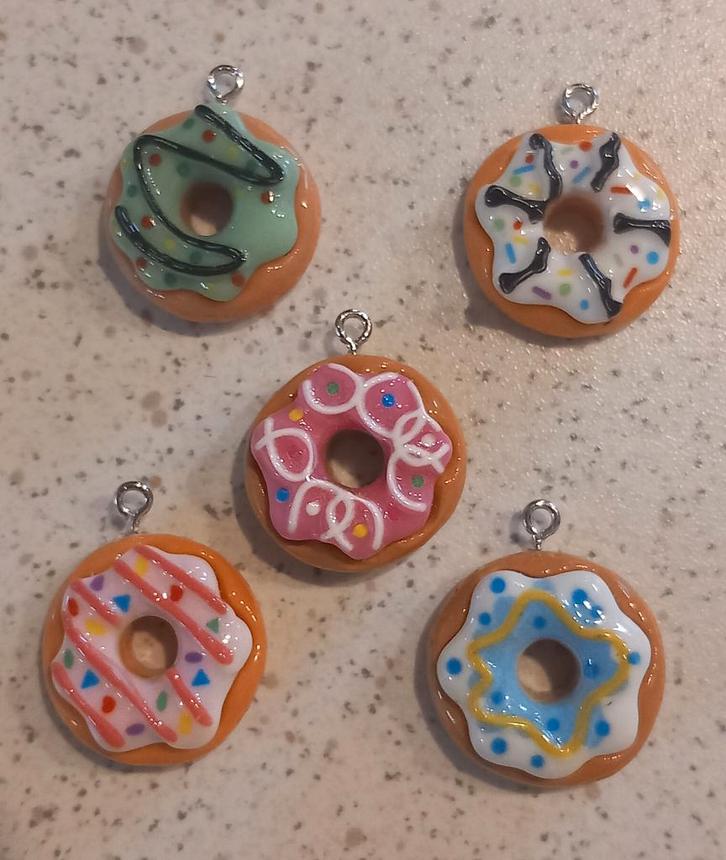 Grote donut bedels"nieuw", Hobby en Vrije tijd, Kralen en Sieraden maken, Nieuw, Bedel, Ophalen of Verzenden