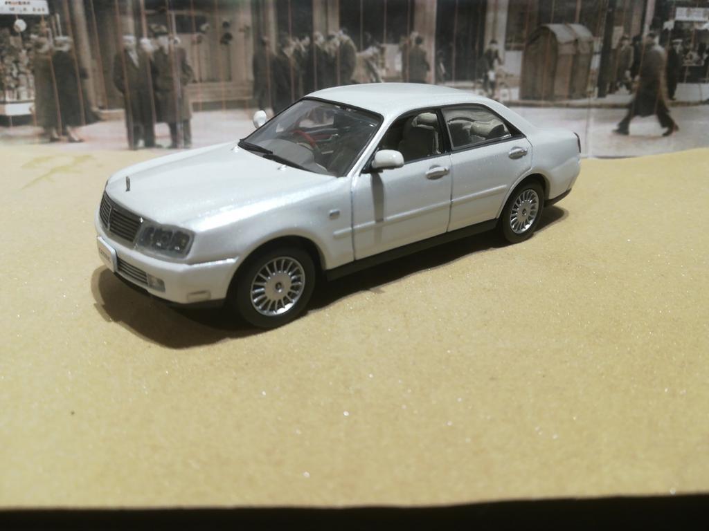 Nissan Cedric 1:43 J-collection JC002, Ophalen of Verzenden, Zo goed als nieuw, Auto, Overige merken