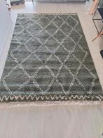 Mooi hoogpolig tapijt olijfgroen  290 x 200, 200 cm of meer, 125 cm of meer, Ophalen of Verzenden, Zo goed als nieuw