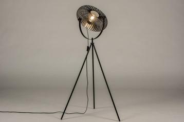 vloerlamp driepoot zwart of tafellamp hoekbank bank bed lamp beschikbaar voor biedingen