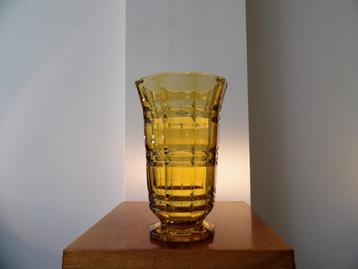 Art Deco Franse relief Vaas, Amber beschikbaar voor biedingen