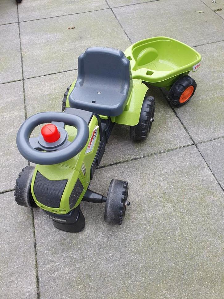 Looptractor Claas Axos 310 met aanhanger, Kinderen en Baby's, Speelgoed | Buiten | Voertuigen en Loopfietsen, Gebruikt, Trapvoertuig
