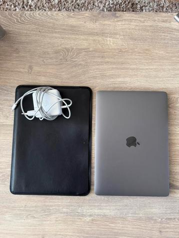 MacBook Pro 13” 2017 – 256GB – Zeer netjes + doos & sleeve beschikbaar voor biedingen