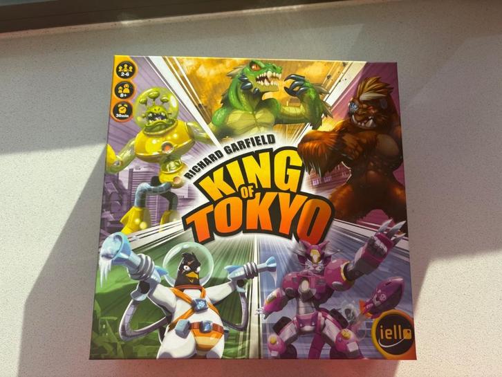 king of tokyo, Hobby en Vrije tijd, Gezelschapsspellen | Bordspellen, Zo goed als nieuw, Drie of vier spelers, Vijf spelers of meer