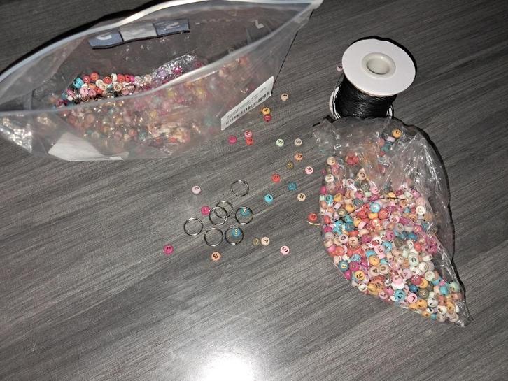 Groot pakket Kralen letters, Hobby en Vrije tijd, Kralen en Sieraden maken, Nieuw, Kraal, Ophalen of Verzenden