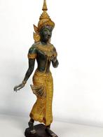 bronzen beeld van een Thaise danser, Ophalen