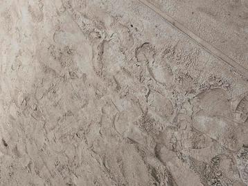 Gratis op te halen 2 kuub gele schone zand beschikbaar voor biedingen