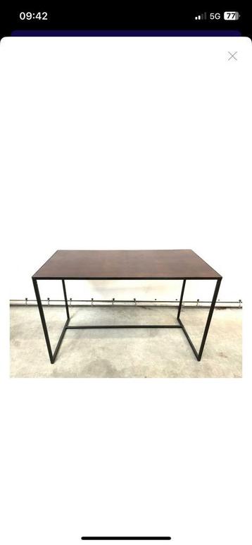 Bureau lederlook beschikbaar voor biedingen