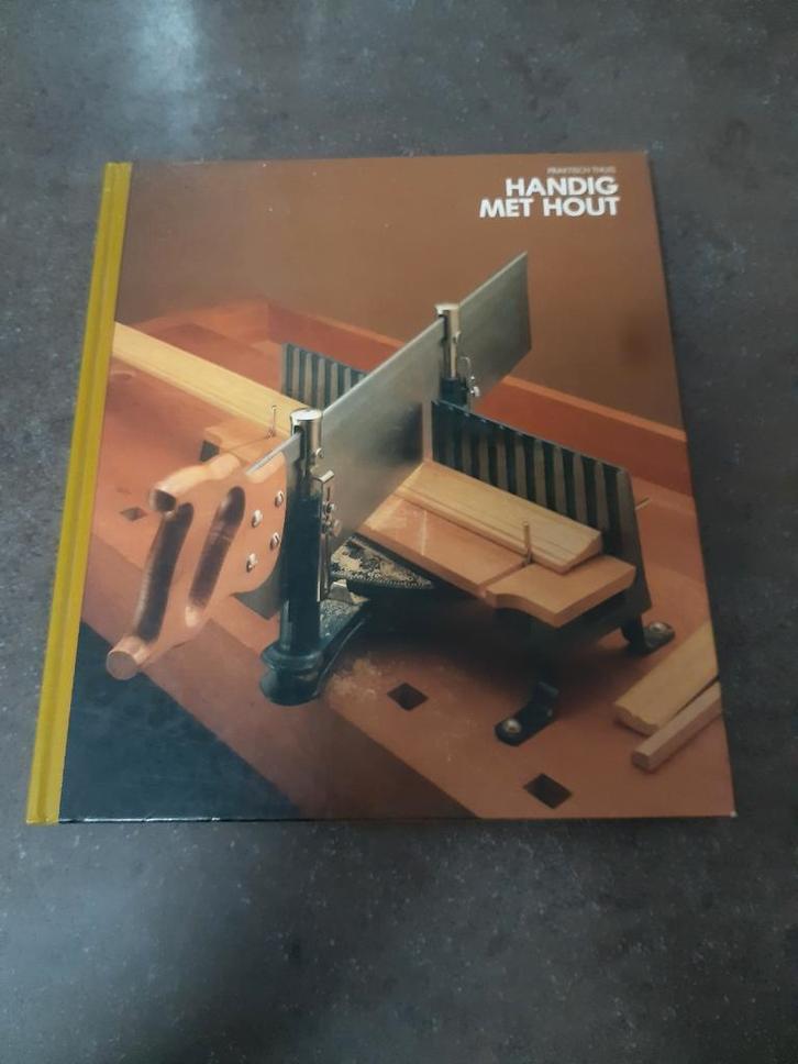 Handig met hout / houtbewerking, Boeken, Hobby en Vrije tijd, Gelezen, Ophalen of Verzenden