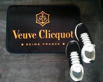  mat van Veuve Clicquot voor sloep,camper of badkamer ‼️ beschikbaar voor biedingen