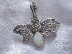 Mooie Zilveren Hanger met Opaal en Markesietjes - Vlinder, Sieraden, Tassen en Uiterlijk, Antieke sieraden, Verzenden, Zilver