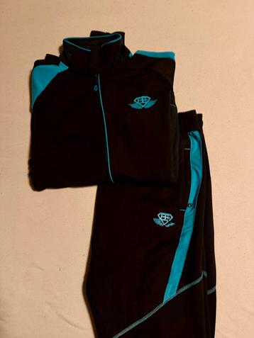 Body Engineers sportpak stretchy vest met sportbroek beschikbaar voor biedingen