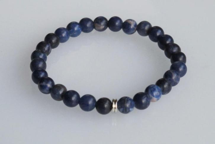 Prachtige armband met Sodaliet edelstenen, Sieraden, Tassen en Uiterlijk, Armbanden, Nieuw, Elastiek, Blauw, Met edelsteen, Verzenden