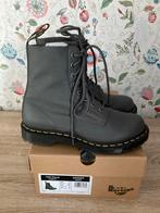 Dr Martens boots maat 38 grijs, Kleding | Dames, Ophalen of Verzenden, Zo goed als nieuw, Grijs