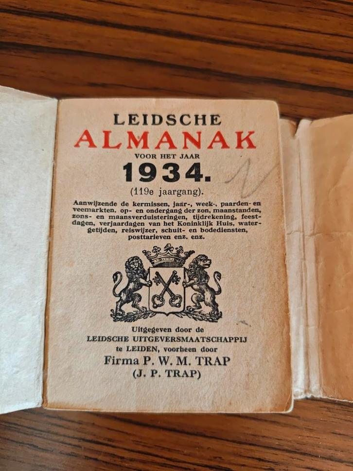 Leidsche Almanak 1934 - Firma Trap - Zeldzaam!, Antiek en Kunst, Antiek | Boeken en Bijbels, Ophalen