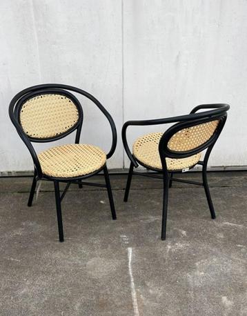 2 stuks leuke bistro café terrasstoelen, stapelbaar beschikbaar voor biedingen