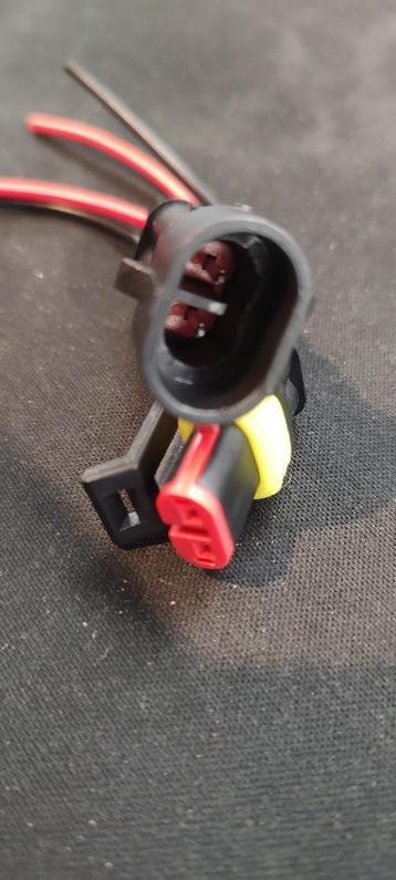 2 pin mistlamp aansluit stekker. Lamp stroom verbinding beschikbaar voor biedingen