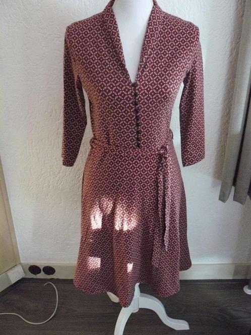 King Louie Emmy Dress Namara maat M., Kleding | Dames, Jurken, Zo goed als nieuw, Maat 38/40 (M), Rood, Boven de knie, Ophalen of Verzenden