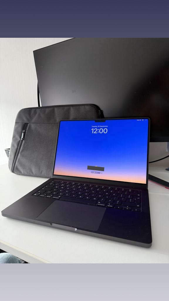 MacBook Pro M4 14-inch (Space Black 2024) Zo goed als nieuw, Computers en Software, Chromebooks, Zo goed als nieuw, 14 inch, 16 GB