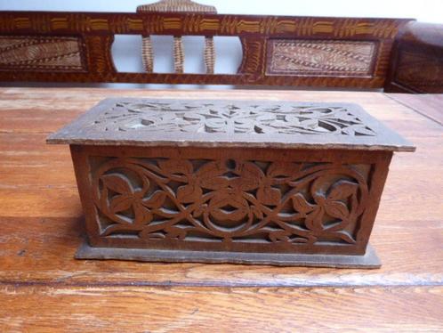 Opengewerkte art nouveau houten doos, Antiek en Kunst, Antiek | Woonaccessoires, Ophalen of Verzenden
