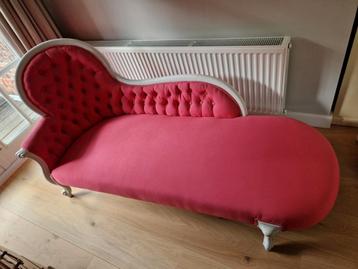 Mooie roze vintage sofa siege longue; in goede staat beschikbaar voor biedingen