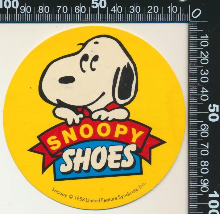Sticker: Snoopy Shoes (2), Verzamelen, Stickers, Zo goed als nieuw, Strip of Tekenfilm, Ophalen of Verzenden
