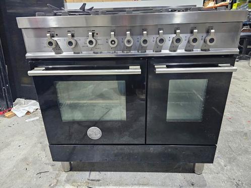 Bertazzoni 6 pits fornuis met 2 ovens + Silverline afzuigkap, Witgoed en Apparatuur, Fornuizen, Gebruikt, Vrijstaand, Gas, 5 kookzones of meer