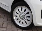 Volkswagen Up 1.0 White! Leer Navi Pano Stoelverwarming PDC, Auto's, Volkswagen, Voorwielaandrijving, Euro 5, Gebruikt, Wit