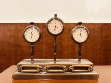 Klassieke Bureauklok Wereldklok Authentic Models beschikbaar voor biedingen