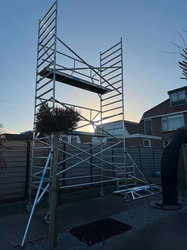 Rolsteiger Euroscaffold Professioneel – Werkhoogte 8,20 m, Doe-het-zelf en Verbouw, Steigers, Zo goed als nieuw, Rolsteiger of Kamersteiger