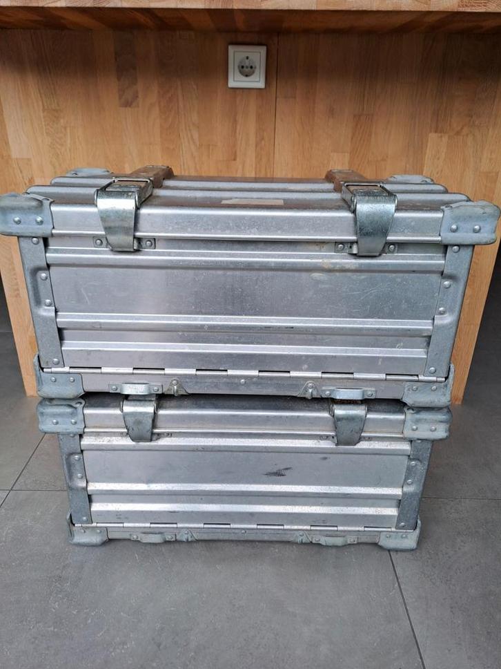 2 aluminium opvouwbare kisten van Zarges, Doe-het-zelf en Verbouw, IJzerwaren en Bevestigingsmiddelen, Zo goed als nieuw, 250 mm of meer