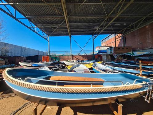 Vaar het nieuwe jaar in met een stoere grachtenboot !!!, Watersport en Boten, Roeiboten, Nieuw, Staal, Met roeispanen of peddels