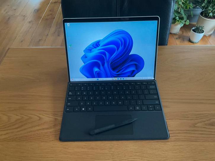 Microsoft Surface pro 8., Computers en Software, Windows Laptops, Zo goed als nieuw, 15 inch, SSD, 2 tot 3 Ghz, Ophalen of Verzenden