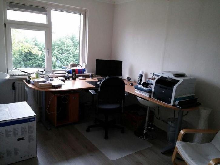 2 bureaus in nieuwstaat, hoogte verstelbaar, uit te breiden, Huis en Inrichting, Bureaus, Zo goed als nieuw, Ophalen