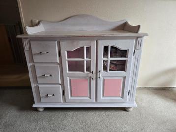 Kinderkamer commode beschikbaar voor biedingen