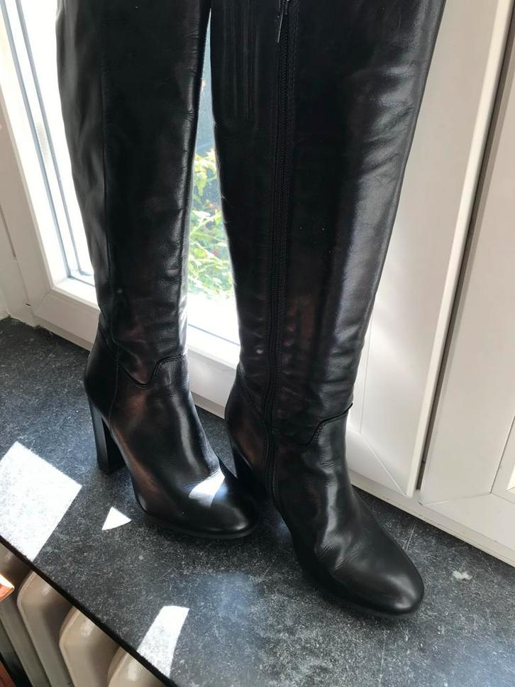 Tamaris leren laarzen met hoge hakken - maat 39, Kleding | Dames, Schoenen, Zo goed als nieuw, Hoge laarzen, Zwart, Verzenden